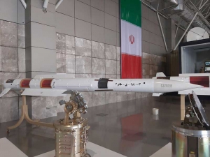 طائر ۲ 300x225 - رونمایی از پهپادها و تسلیحات سپاه در پارک ملی هوافضا