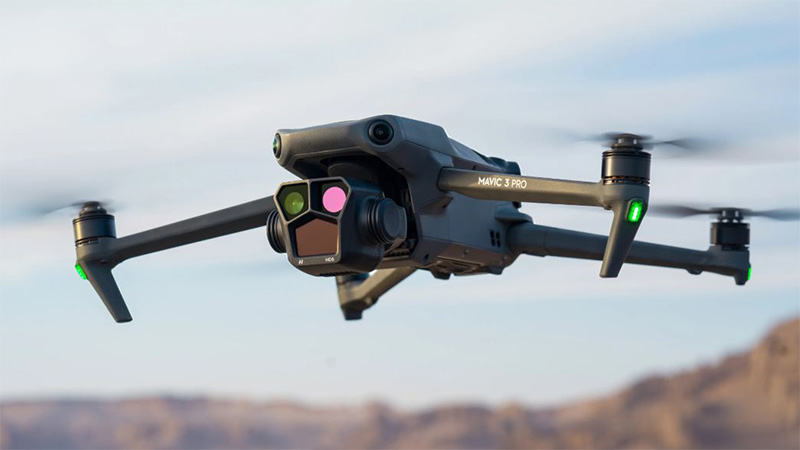 معرفی بهترین پهپادهای تصویربرداری سال 2024 DJI Mavic 3 Pro - معرفی بهترین پهپادهای تصویربرداری سال 2024